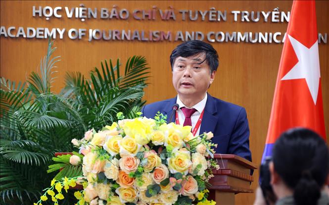 PGS.TS Lê Minh Sơn, Giám đốc Học viện Báo chí và Tuyên truyền phát biểu. Ảnh: Văn Điệp – TTXVN