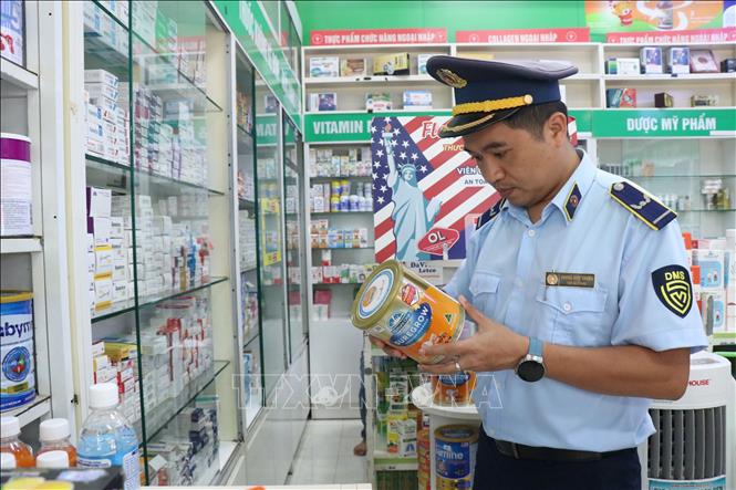 Quản lý thị trường tỉnh Đắk Lắk triển khai đợt cao điểm kiểm tra, kiểm soát thị trường từ ngày 15/5 đến 30/6. Ảnh: Tuấn Anh – TTXVN