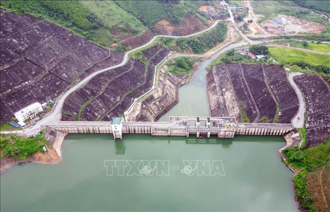 Hồ chứa nước Ngòi Giành xã Trung Sơn, huyện Yên Lập có dung tích thiết kế gần 37 triệu m3. Ảnh: Tạ Toàn – TTXVN