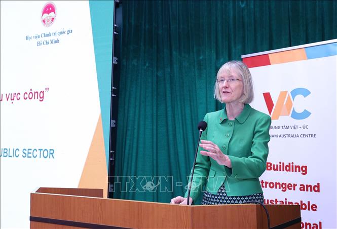 Australian Ambassador to Vietnam Gillian Bird speaks at the workshop. VNA Photo: Văn Điệp 