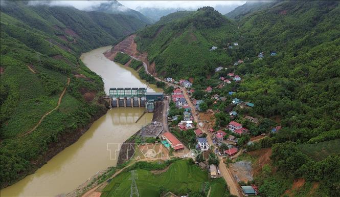 Đẩy nhanh tiến độ thi công đường kết nối giao thông các tỉnh miền núi đoạn qua tỉnh Yên Bái. Ảnh: Quốc Khánh - TTXVN