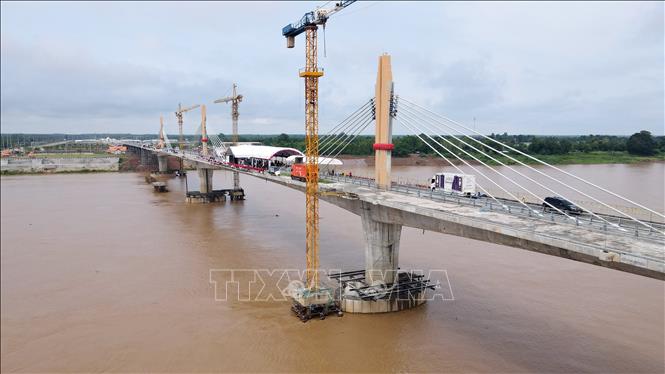 Cầu Hữu nghị Lào - Thái Lan số 5 bắc qua sông Mekong nối liền tỉnh Bueng Kan của Thái Lan với tỉnh Bolikhamxay của Lào. Ảnh: Đỗ Bá Thành - PV TTXVN tại Lào