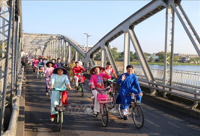 
Sự kiện góp phần lan tỏa hình ảnh đẹp của Huế, đồng thời nâng cao nhận thức của cộng đồng về bảo vệ môi trường. Ảnh: Tường Vi - TTXVN
