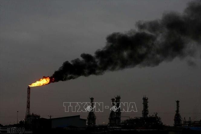 (Tư liệu) Một cơ sở lọc dầu tại Iran. Ảnh: IRNA/TTXVN