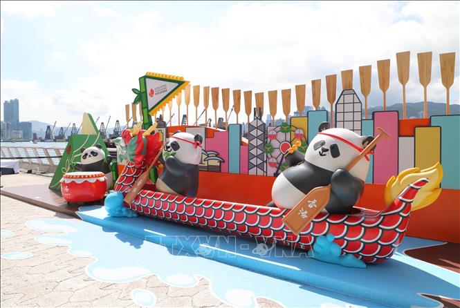 Biểu tượng của Lễ hội đua thuyền rồng quốc tế Hong Kong năm 2025. Ảnh: Xuân Vịnh-PV  TTXVN tại Hong Kong