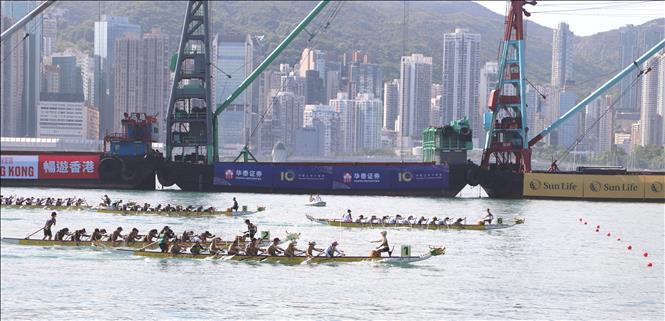 Các đội đua chuẩn bị cán đích. Ảnh: Xuân Vịnh-PV TTXVN tại Hong Kong