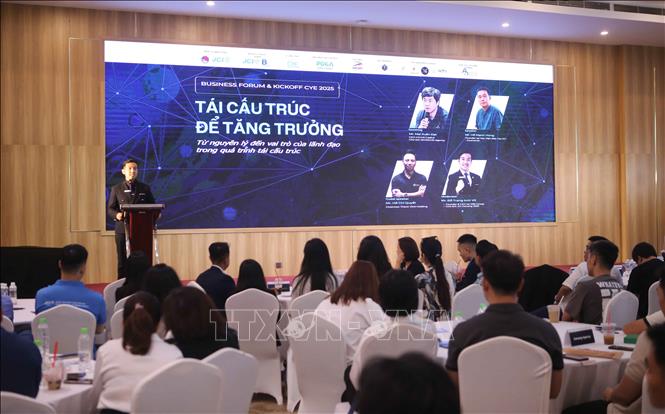 Ông Đỗ Trọng Anh Vũ – Founder & CEO MIB Group, Chủ tịch JCI Đà Nẵng 2025 phát biểu khai mạc sự kiện. Ảnh: Trần Lê Lâm - TTXVN