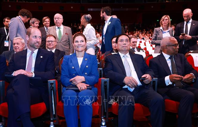 Thủ tướng Phạm Minh Chính và các Trưởng đoàn tham dự Diễn đàn Tài chính và Kinh tế Xanh tại Monaco. Ảnh: Dương Giang-TTXVN 
