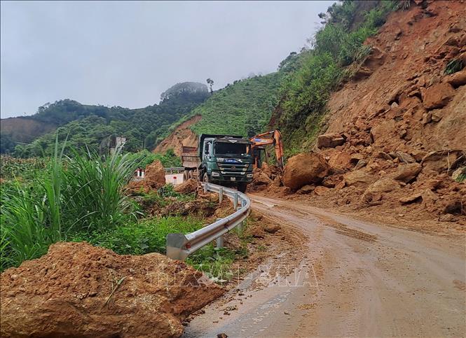 Điểm sạt lở trên đường tỉnh 177 tuyến Bắc Quang đi Hoàng Su Phì. Ảnh: Đức Thọ - TTXVN.