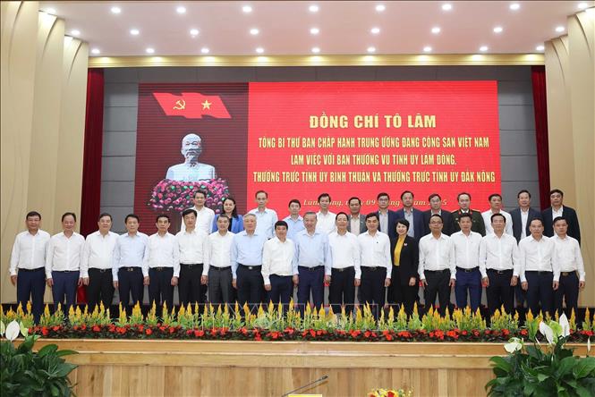 Tổng Bí thư Tô Lâm và các đại biểu chụp ảnh chung. Ảnh: Thống Nhất – TTXVN