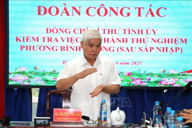 Bí thư Tỉnh ủy Bình Dương Nguyễn Văn Lợi phát biểu chỉ đạo tại buổi kiểm tra. Ảnh: Văn Hướng - TTXVN