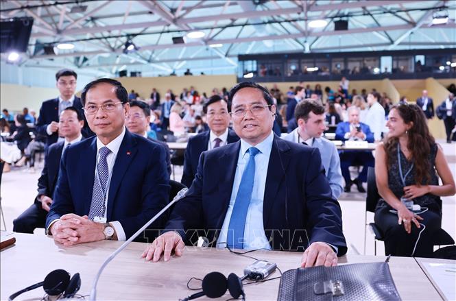 Thủ tướng Phạm Minh Chính và Phó Thủ tướng, Bộ trưởng Ngoại giao Bùi Thanh Sơn dự Phiên khai mạc Hội nghị Đại dương Liên hợp quốc lần thứ 3 (UNOC 3). Ảnh: Dương Giang-TTXVN 