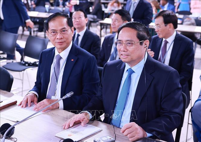 Thủ tướng Phạm Minh Chính và Phó Thủ tướng, Bộ trưởng Ngoại giao Bùi Thanh Sơn dự Phiên khai mạc Hội nghị Đại dương Liên hợp quốc lần thứ 3 (UNOC 3). Ảnh: Dương Giang-TTXVN 