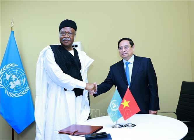 Prime Minister Pham Minh Chinh meets Philemon Yang, President of the 79th session of the UN General Assembly. VNA Photo: Dương Giang