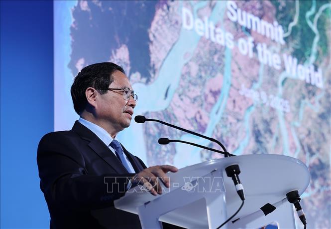 Thủ tướng Phạm Minh Chính phát biểu tại sự kiện thượng đỉnh về đồng bằng châu thổ thế giới. Ảnh: Dương Giang-TTXVN