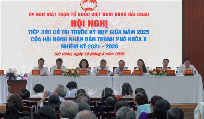 Quang cảnh buổi tiếp xúc cử tri. Ảnh: Quốc Dũng – TTXVN