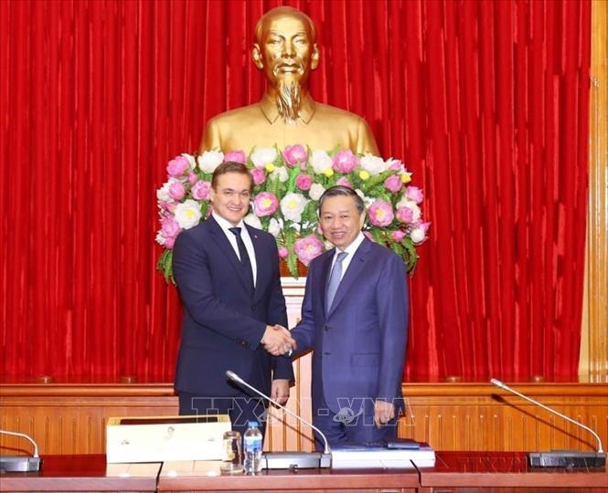 Thượng tướng Tô Lâm, Bộ trưởng Bộ Công an Việt Nam đón và hội đàm với Bộ trưởng Bộ Nội vụ Litva Eimutis Misiunas trong chuyến thăm, làm việc tại Việt Nam (22/01/2019). Ảnh: TTXVN phát