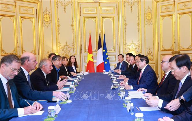 Thủ tướng Phạm Minh Chính hội đàm với Thủ tướng Pháp Francois Bayrou. Ảnh: Dương Giang-TTXVN
