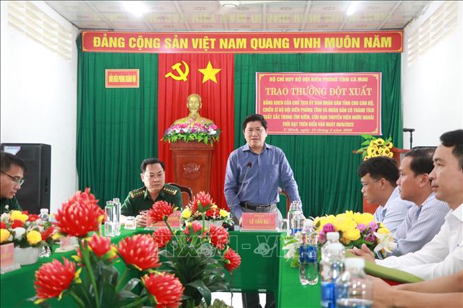 Phó Chủ tịch UBND tỉnh Cà Mau Lê Văn Sử phát biểu tại buổi làm việc. Ảnh: Huỳnh Anh - TTXVN
