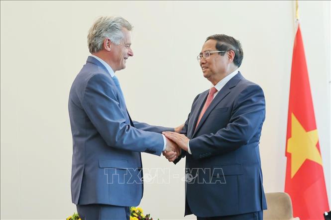 Thủ tướng Phạm Minh Chính tiếp Bí thư toàn quốc Đảng Cộng sản Pháp Fabien Roussel. Ảnh: Dương Giang-TTXVN

