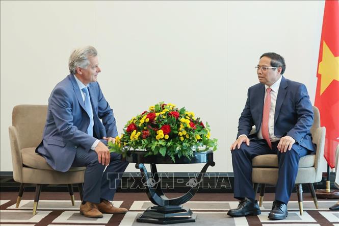 Thủ tướng Phạm Minh Chính tiếp Bí thư toàn quốc Đảng Cộng sản Pháp Fabien Roussel. Ảnh: Dương Giang-TTXVN
