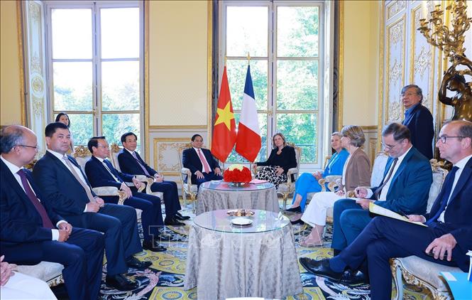 Thủ tướng Phạm Minh Chính hội kiến Chủ tịch Quốc hội Pháp Yael Braun-Pivet. Ảnh: Dương Giang-TTXVN 