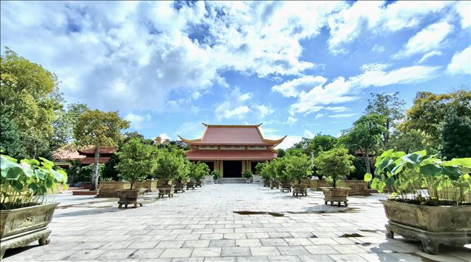 Thiền viện được ví như viên ngọc tâm linh giữa lòng Bảy Núi, với cảnh sắc thiên nhiên yên bình và hùng vĩ. Ảnh: Thanh Sang-TTXVN