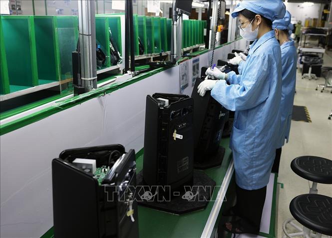 Sản phẩm loa của công ty Tonly Việt Nam, khu công nghiệp Đông Mai, thị xã Quảng Yên, tỉnh Quảng Ninh, được xuất khẩu 100% sản phẩm sang thị trường Mỹ, Hàn Quốc, Nhật Bản và châu Âu. Ảnh: Vũ Sinh - TTXVN