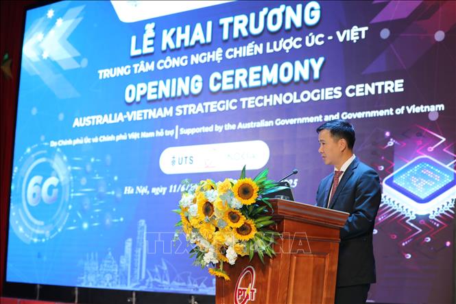 Vietnamese Deputy Minister of Science and Technology Bui The Duy speaks at the launching ceremony. VNA Photo: Thu Phương