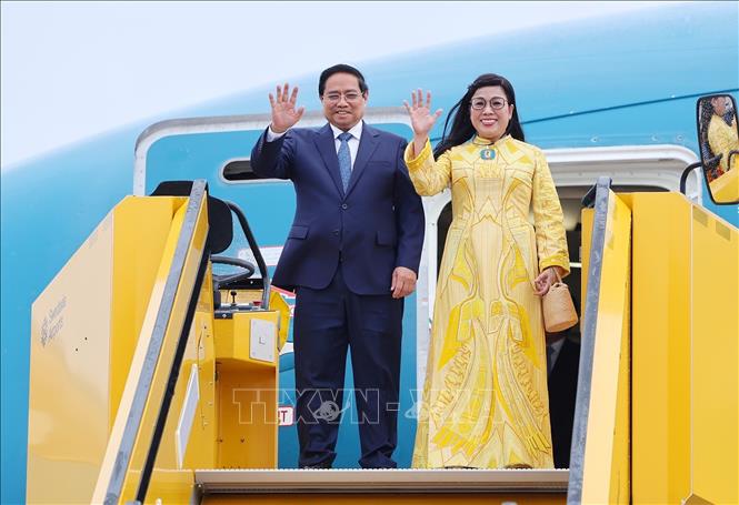 Thủ tướng Phạm Minh Chính và Phu nhân bắt đầu chuyến thăm chính thức Thụy Điển. Ảnh: Dương Giang-TTXVN  
