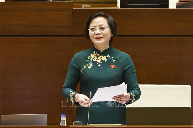 Bộ trưởng Bộ Nội vụ Phạm Thị Thanh Trà phát biểu giải trình, làm rõ một số vấn đề đại biểu Quốc hội nêu. Ảnh: Doãn Tấn - TTXVN