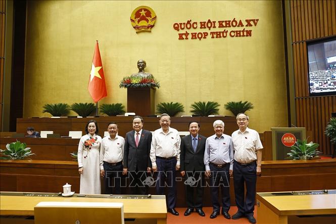 Tổng Bí thư Tô Lâm, Chủ tịch Quốc hội Trần Thanh Mẫn với đại biểu dự phiên họp. Ảnh: Doãn Tấn - TTXVN
