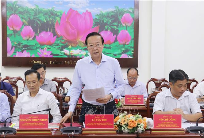 Ông Lê Tấn Thủ, Trưởng ban Tổ chức Thành ủy Cần Thơ phát biểu. Ảnh: Ngọc Thiện- TTXVN
