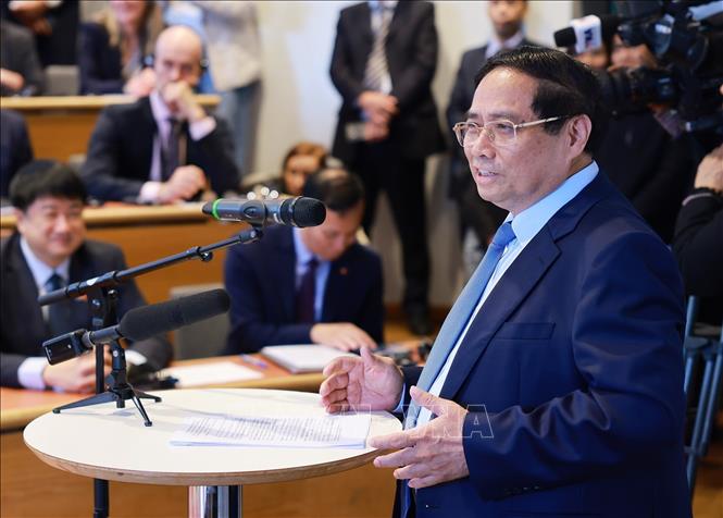 Thủ tướng Phạm Minh Chính phát biểu về chính sách của Việt Nam tại Đại học Kinh tế Stockholm. Ảnh: Dương Giang-TTXVN
