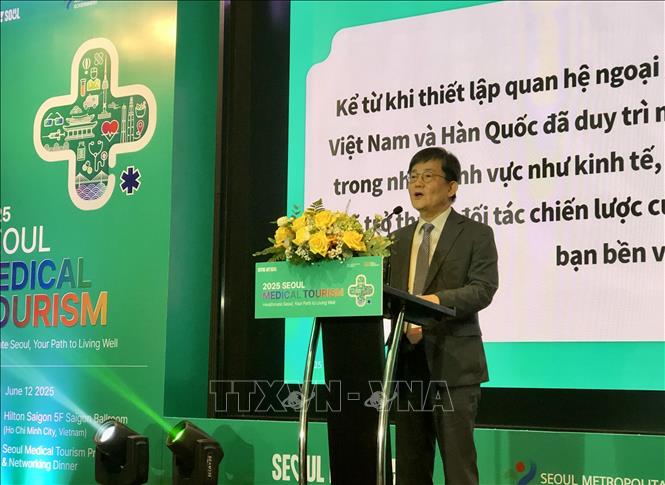 Ông Ham Kyung-jun, Giám đốc Sở Công nghiệp Du lịch Seoul phát biểu tại chuỗi sự kiện. Ảnh: Mỹ Phương – TTXVN