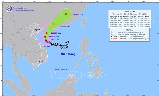 Hướng di chuyển của bão số 01. Ảnh: TTXVN phát

