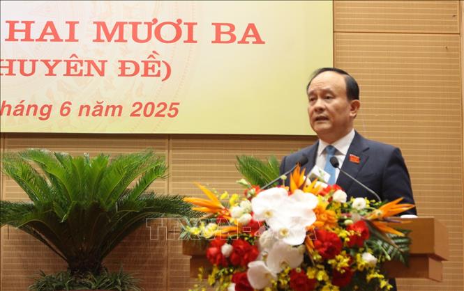 Chủ tịch HĐND thành phố Hà Nội Nguyễn Ngọc Tuấn phát biểu tại kỳ họp. Ảnh: Nguyễn Thắng - TTXVN