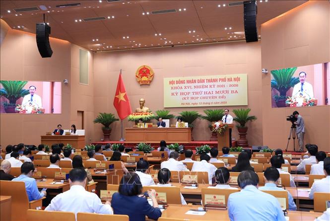 Quang cảnh Kỳ họp thứ 23 (kỳ họp chuyên đề) Hội đồng nhân dân thành phố Hà Nội khóa XVI, nhiệm kỳ 2021-2026. Ảnh: Văn Điệp – TTXVN