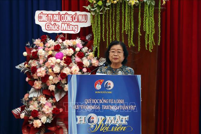 Bà Trương Mỹ Hoa, nguyên Phó Chủ tịch nước, Chủ tịch Quỹ học bổng Vừ A Dính, Chủ nhiệm Câu lạc bộ ‘‘Vì Hoàng sa - Trường sa thân yêu’’  phát biểu. Ảnh: Kim Há - TTXVN