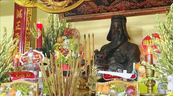 Lễ giỗ lần thứ 325 năm (1700-2025) ngày mất Lễ Thành Hầu Nguyễn Hữu Cảnh tại quê nhà ở xã Vạn Ninh, huyện Quảng Ninh, tỉnh Quảng Bình là dịp tri ân công lao của một bậc tiền nhân, qua đó giáo dục truyền thống yêu nước, lòng tự hào dân tộc cho thế hệ hôm nay và mai sau. Ảnh: TTXVN phát