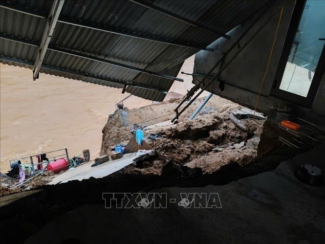 Heavy rains cause land slides in Quang Tri province. VNA/Photo by courtesy