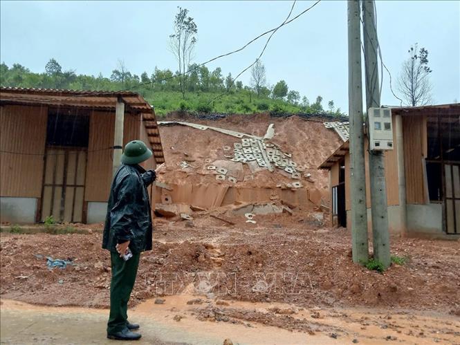 Heavy rains cause land slides in Quang Tri province. VNA/Photo by courtesy