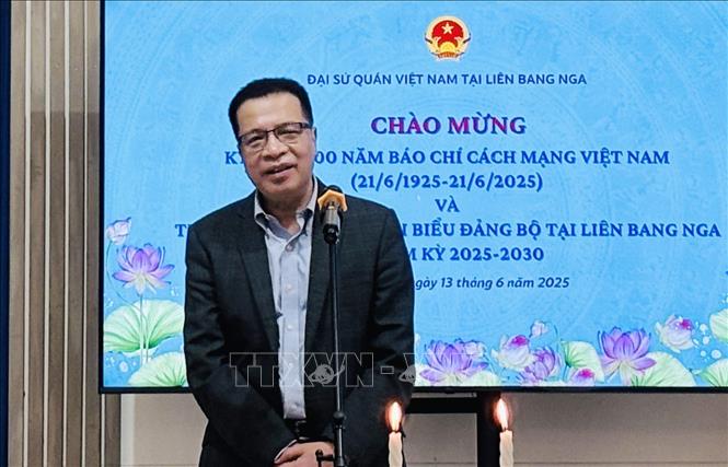 Đại sứ Đặng Minh Khôi phát biểu. Ảnh: Tâm Hằng - PV TTXVN tại LB Nga
