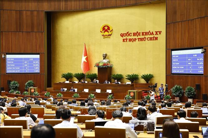 Quốc hội biểu quyết thông qua Luật Quản lý và đầu tư vốn nhà nước tại doanh nghiệp. Ảnh: Doãn Tấn - TTXVN