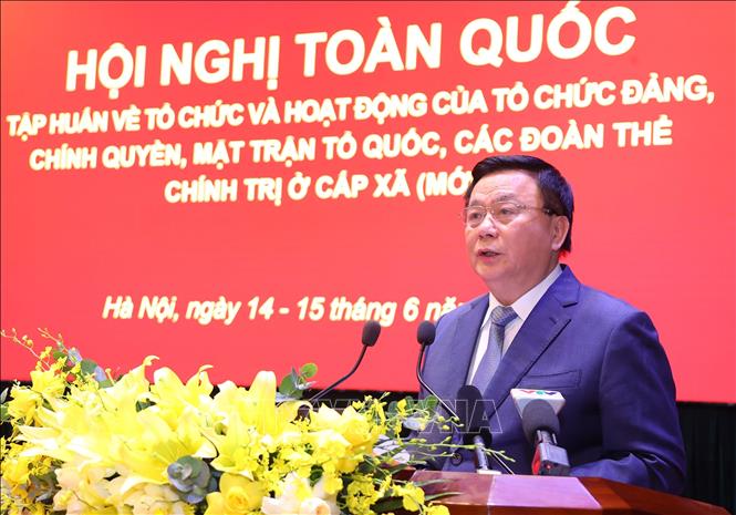 GS.TS Nguyễn Xuân Thắng, Ủy viên Bộ Chính trị, Giám đốc Học viện Chính trị Quốc gia Hồ Chí Minh, Chủ tịch Hội đồng Lý luận Trung ương phát biểu khai mạc. Ảnh: Văn Điệp - TTXVN