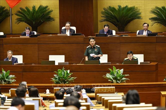 Bộ trưởng Bộ Quốc phòng Phan Văn Giang phát biểu giải trình, làm rõ một số vấn đề đại biểu Quốc hội nêu. Ảnh: Doãn Tấn - TTXVN