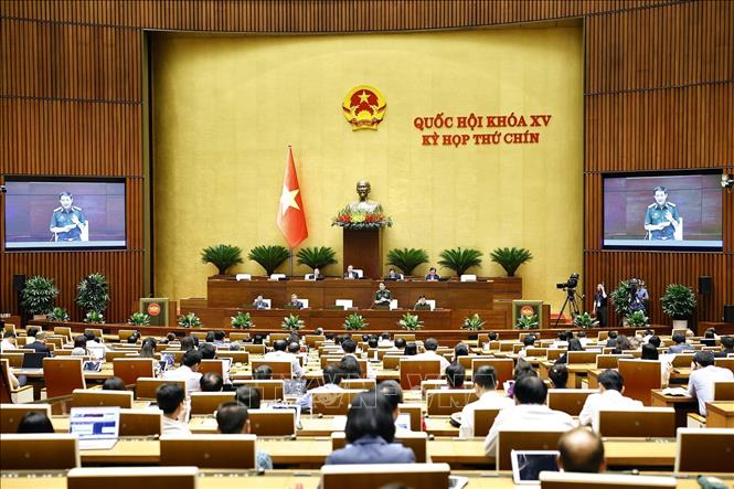 Bộ trưởng Bộ Quốc phòng Phan Văn Giang phát biểu giải trình, làm rõ một số vấn đề đại biểu Quốc hội nêu. Ảnh: Doãn Tấn - TTXVN