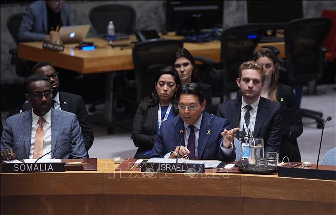 Đại sứ Israel tại LHQ Danny Danon trong phiên họp khẩn của HĐBA ở New York, Mỹ về xung đột Iran-Israel, ngày 13/6/2025. Ảnh: Anadolu Agency/TTXVN