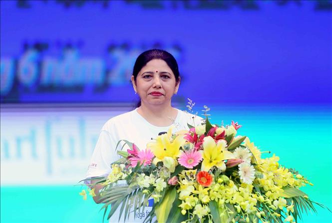 Tiến sĩ Monica Sharma, Giám đốc Trung tâm Văn hóa Swami Vivekananda, Đại sứ quán Ấn Độ tại Việt Nam phát biểu. Ảnh: Quang Quyết - TTXVN