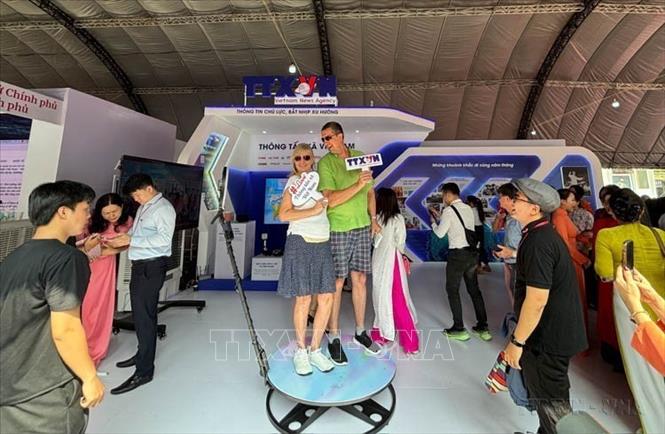 Bắt nhịp xu hướng phát triển của báo chí truyền thông số, TTXVN giới thiệu ứng dụng công nghệ  